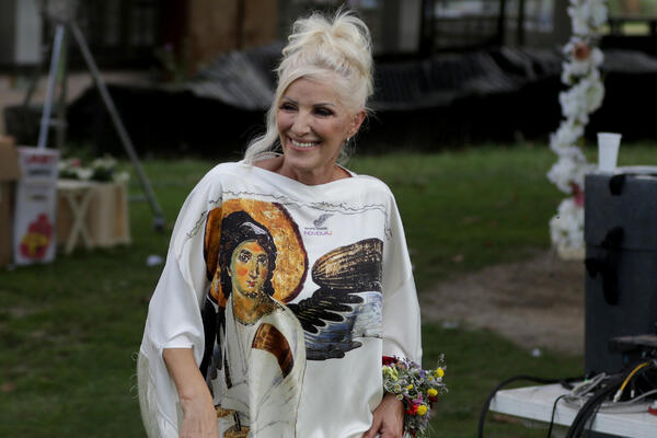 NEKADA JE SA DRUGARICOM ČISTILA MOKRI ČVOR, A DANAS NE ZNA ŠTA IMA: Samo za PATIKE zna da da OGROMNE PARE