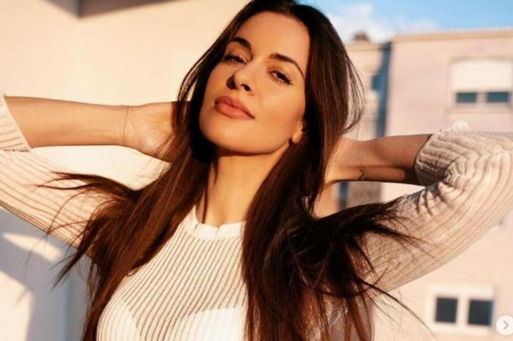 OMILJENA VODITELJKA RTS-A BEZ TRUNKE ŠMINKE: Kosjerina važi za NAJLEPŠU, a to je sad i DOKAZANO, svi ODUŠEVLJENI