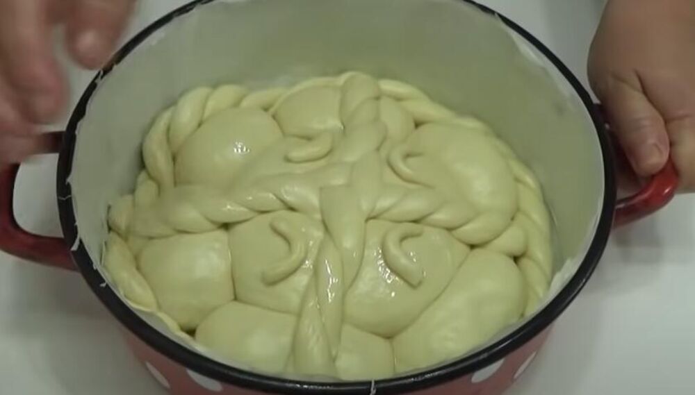 Slavski kolač u tepsiji