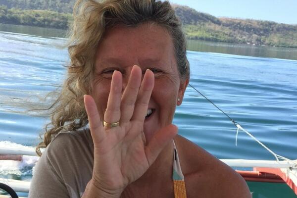 OBJAVILA OVE 3 FOTOGRAFIJE, A ONDA JE OTKRIVEN HOROR: Usledio je neviđen UŽAS, pronađena je u lokvi krvi... (FOTO)