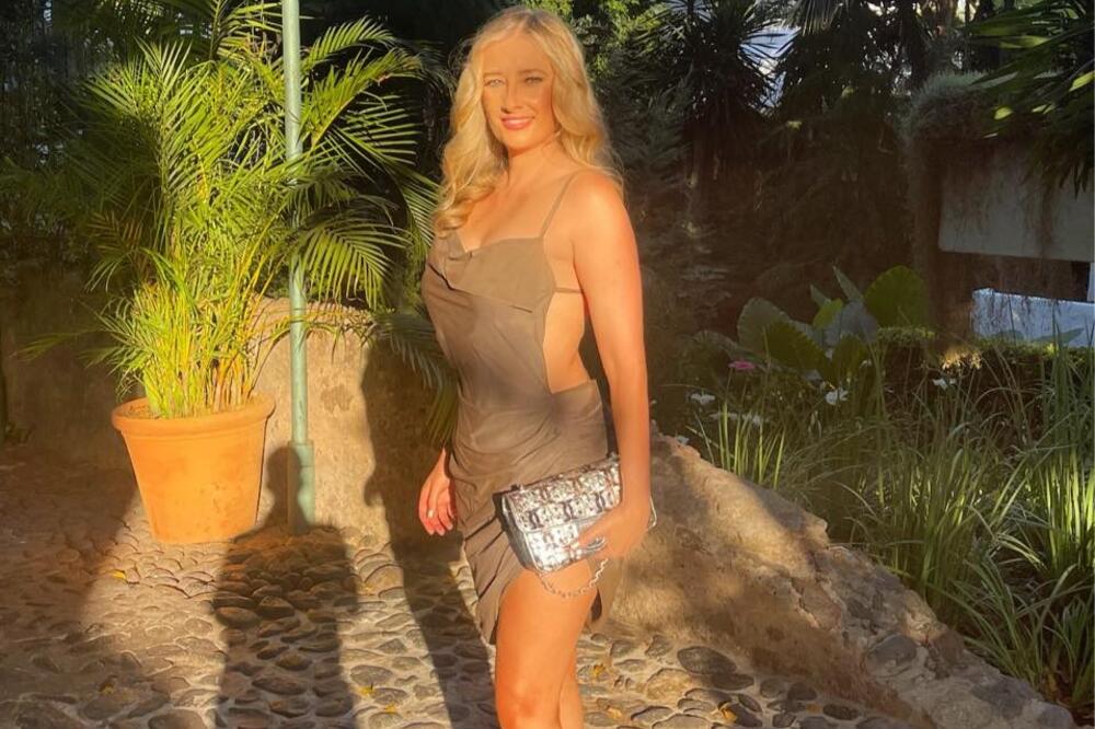 HOĆE DA GA OPELJEŠI? Bivša žena slavnog FUDBALERA na sudu,nekadašnji partneri u ratu zbog SKUPOCENIH POKLONA (FOTO)