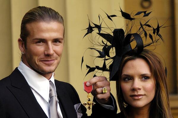 SRBIN I HRVATICA PLJUNUTI DEJVID I VIKTORIJA BEKAM: Fudbaler se OGLASIO i JAVNO reagovao, DA LI SU REALNI?