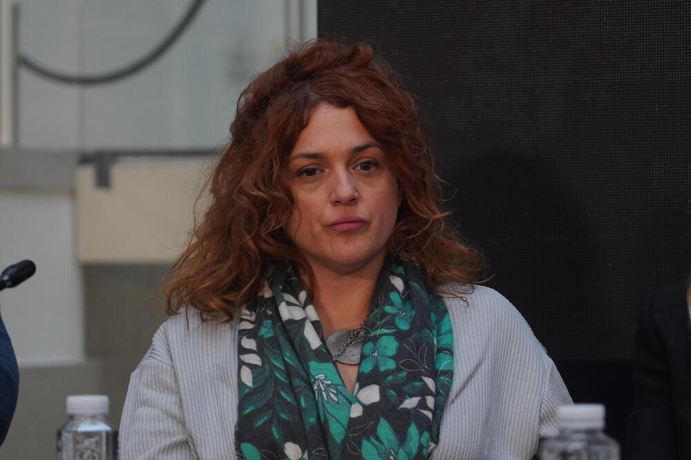 KO JE MILICA JANEVSKI O KOJOJ BRUJI CELA SRBIJA? Njena BIOGRAFIJA je bukvalno NEDOSTIŽNA, alal joj vera!