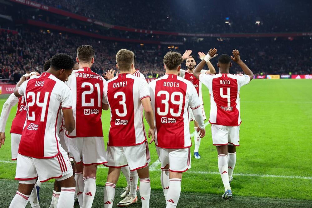SVETSKO ČUDO U AMSTERDAMU: Ajaks pobedio u derbiju začelja!