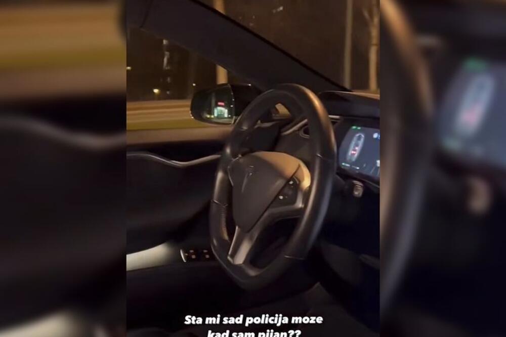 NAPILI SE, PA SELI U AUTOMOBIL BEZ VOZAČA: Bahata omladina JURI gradom, a sve kače na internet (VIDEO)