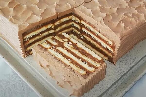 GANAŠ TORTA JE NAJPOPULARNIJA ZA POSNU SLAVU: Domaćice je prave po starinskom receptu - sa njim nema greške