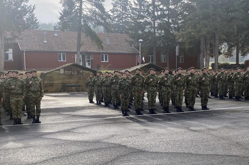 ONI KOJI IMAJU VIŠE OD 30 GODINA, A NISU SLUŽILI VOJSKU SA ORUŽJEM IDU NA PLAĆENU OBUKU: Ovo su svi ključni detalji