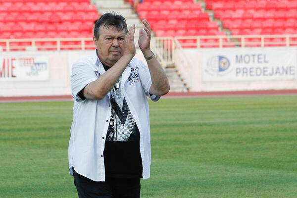 "SRBIJA 10 GODINA NEMA TRENERA!" Kosanović zagrmeo za Espreso o potencijalnoj domaćoj zameni za Bahara (FOTO)