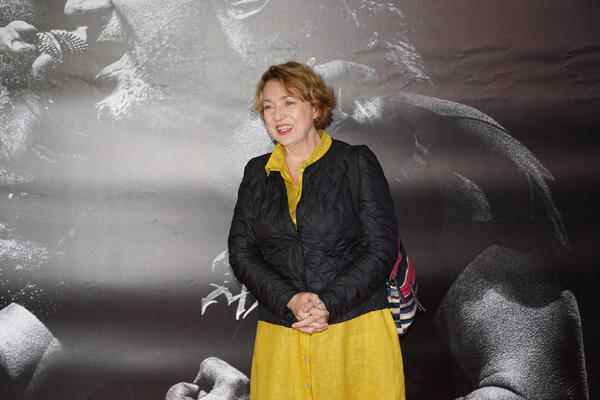 ZVEZDA JUGE VEČERAS ZABLISTALA U BEOGRADU: Za ovom ženom je ČEZNULA CELA NACIJA, a ona i danas izgleda BOŽANSTVENO