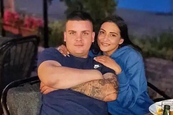 OVAKO IZGLEDA VOLJENA ŽENA, SVAKA BI DA JE NA NJENOM MESTU: Evo šta je muž posvetio PRELEPOJ MARIJI, prava LJUBAV