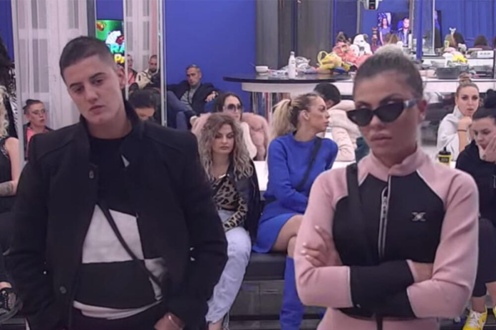 ANĐELA ZBOG BOJANE SA PORODICOM UŠLA U SUKOM, A ONA JE PRED SVIMA PONIZILA: Ova IZJAVA ODZVANJA Elitom, svi u ČUDU