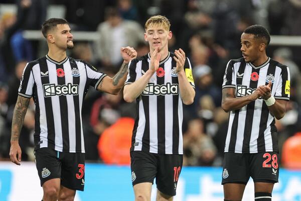 PRVI PORAZ ARSENALA: Njukasl srušio "Tobdžije" golom za koji nikom nije jasno kako je priznat!