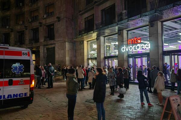 PREMINULA ŽENA KOJOJ JE POZLILO NA KONCERTU KALOPI BUKLE: Pevačica van sebe