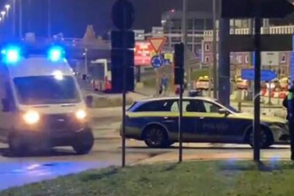 PRVI SNIMCI SA AERODROMA U NEMAČKOJ: Muškarac probio zaštitnu barijeru, letovi OBUSTAVLJENI, sve BLOKIRANO (VIDEO)