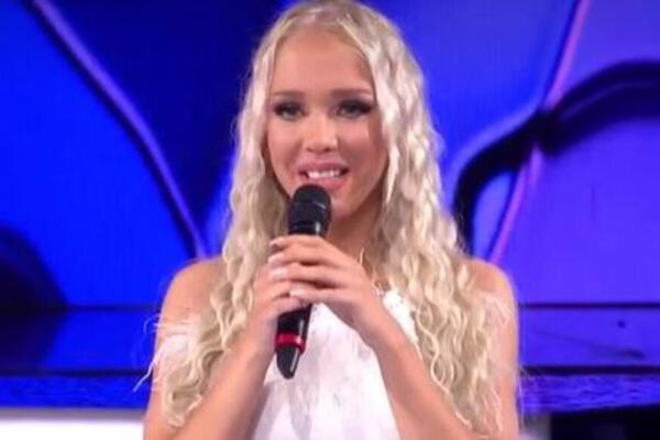 SKANDAL U ZVEZDAMA GRANDA: Žiri ušao u ŽESTOK SUKOB zbog lepe plavuše, pale JAKE REČI, ovo NISMO NIKAD VIDELI