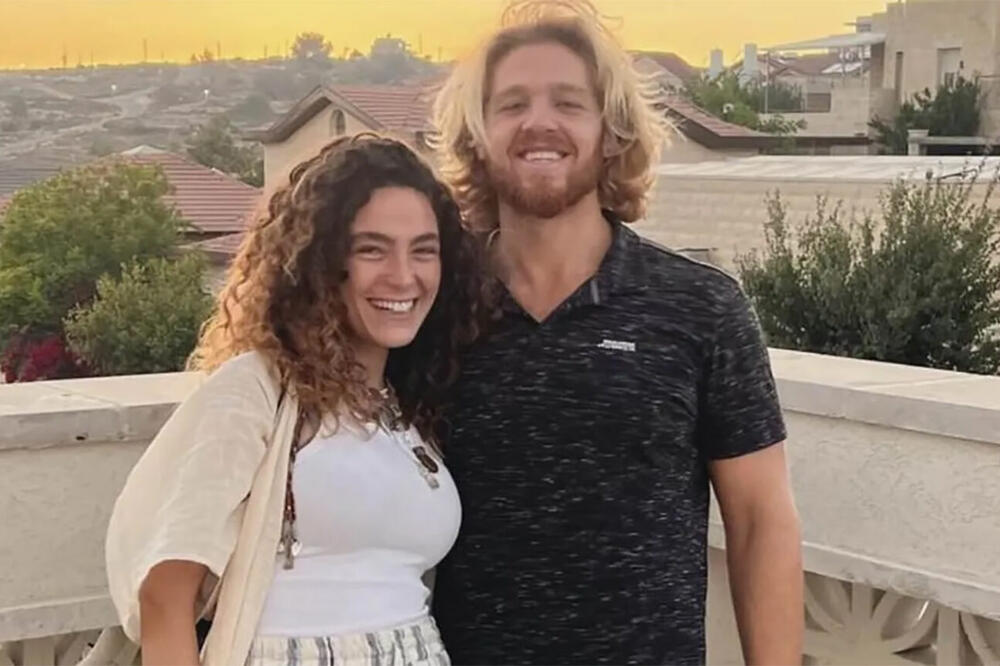 SKRIVALA SE ISPOD MRTVOG DEČKA: Manekenka preživela napad Hamasa pa oktrila sve STRAHOTE koje su je ZADESILE