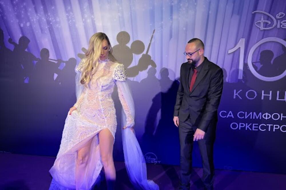 GLUMICA SVE ODUŠEVILA STAJLINGOM NA PRESTONIČKOM DOGAĐAJU: Svi su gledali samo u NJU, od prizora će vam ZASTATI DAH