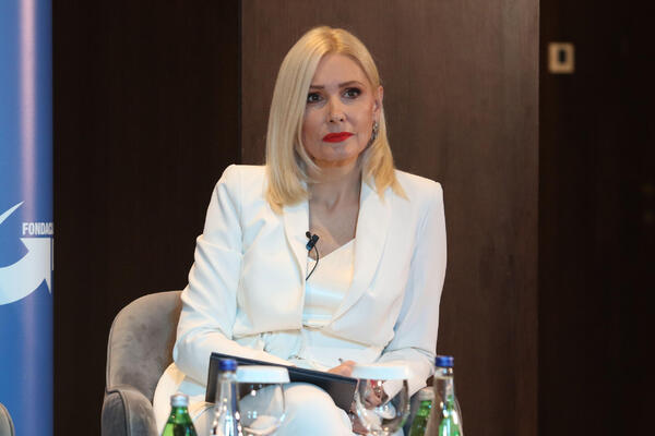 OSTAVIO JU JE U NAJTEŽEM TRENUTKU SA DVOJE DECE: Voditeljka Slagalice o PAKLU kroz koji je PROŠLA TOKOM RAZVODA