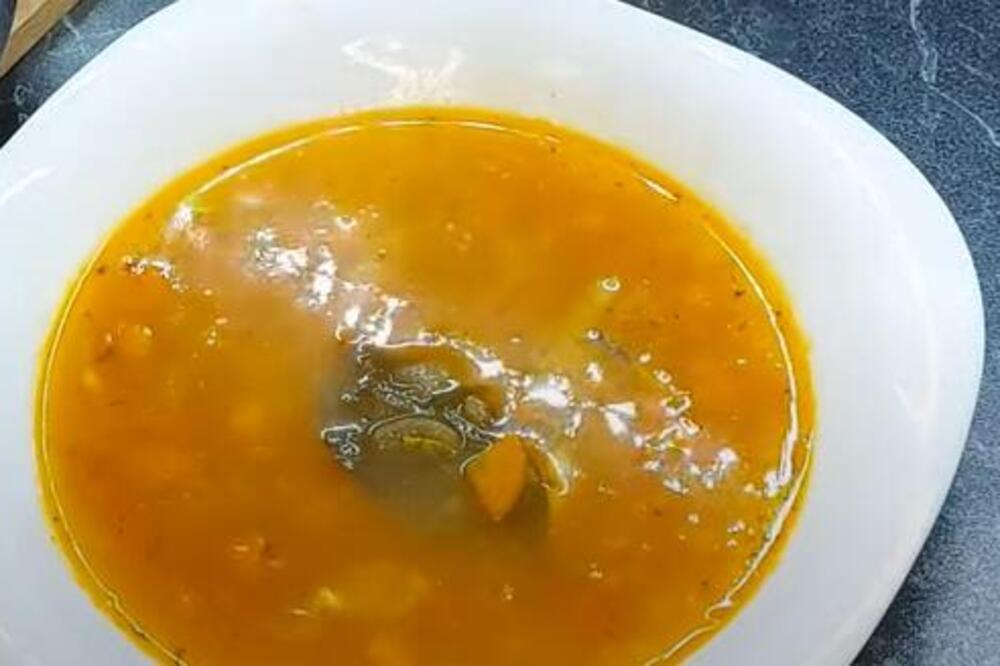 STARI MONASA PRAVE SAMO OVAKVU POSNU ČORBU: Oporavlja ceo organizam - recept sa Hilandara