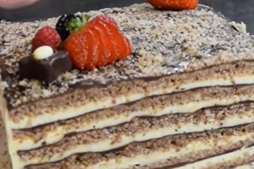 NAJPOZNATIJA SVEČANA TORTA SA ORASIMA KOJA SE SPREMA ZA SVE PRILIKE: Lagana i kremasta - recept iz stare sveske