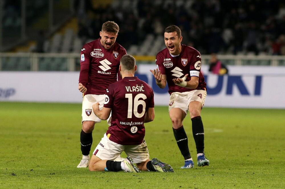 TORINO SLAVI VLAŠIĆA! "Bikovi" pregrmeli Sasuolo