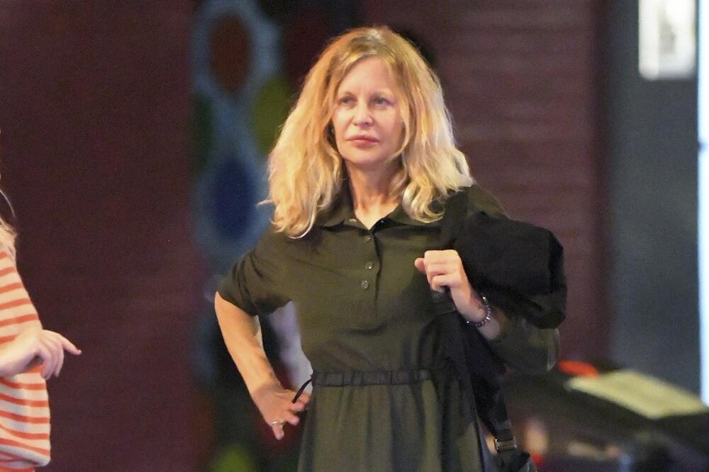 ŽENO, ŠTA TI SE DESILO? Zanosna plavuša NEPREPOZNATLJIVA: Ljudi u šoku gledaju fotografije, da li znate KO JE?