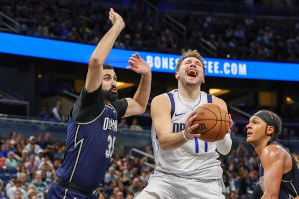 DONČIĆ PLAČE A SAM UDARIO GLAVOM U RIVALA! Harden debitovao, 48 poena Embida, Vembanjamu blokirao 18cm niži (VIDEO)