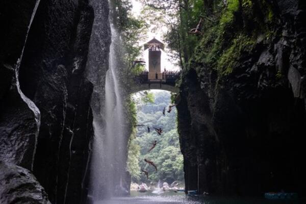 CEO JAPAN JE KAO IZ SNOVA, ALI OVIH DESET MESTA SU ZAISTA OČARAVAJUĆA: Ova prirodna ČUDA će vas ostaviti bez REČI