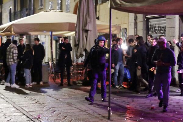 UŽAS U MILANU: Krv na sve strane, izboden navijač PSŽ-a! (FOTO)