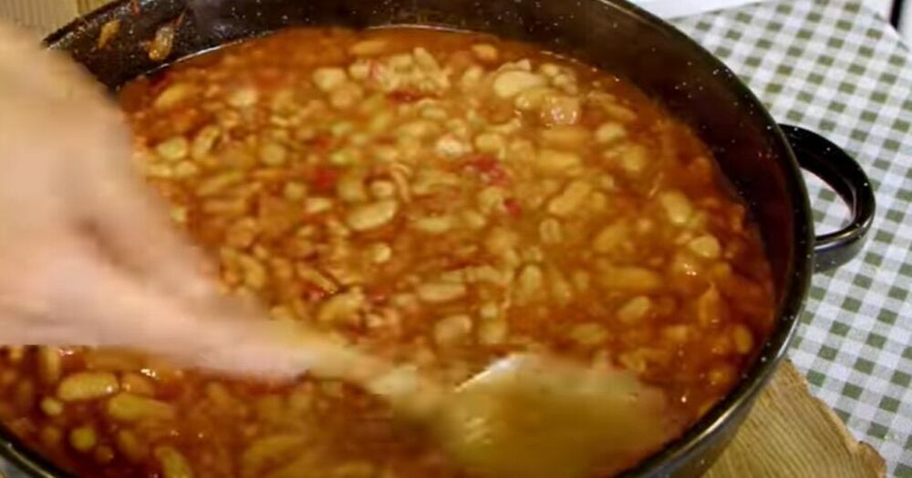 Pasulj na hilandarski način u tepsiji