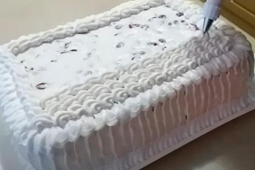 ZAPOSTAVLJENA POSNA TORTA KOJA SE PRAVILA SAMO U JUGOSLAVIJI: Ukusna, kremasta i sočna - starinski recept