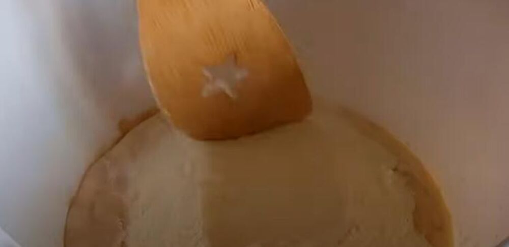 Rastvaranje kvasca u činiji