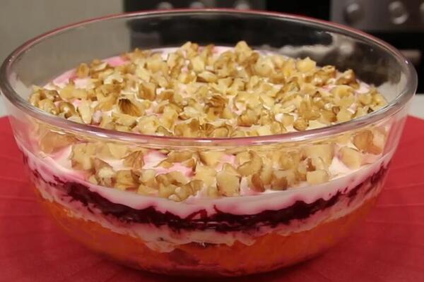 BEZ OVE SALATE SA ORASIMA NI JEDNA POSNA SLAVA NE PROLAZI: Krasi TRPEZU, a svi će tražiti RECEPT koliko je DOBRA