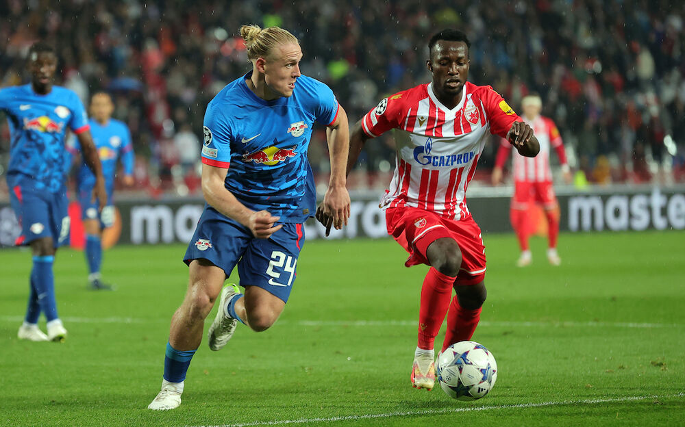 Osman Bukari (desno) na utakmci Crvene zvezde i Lajpciga