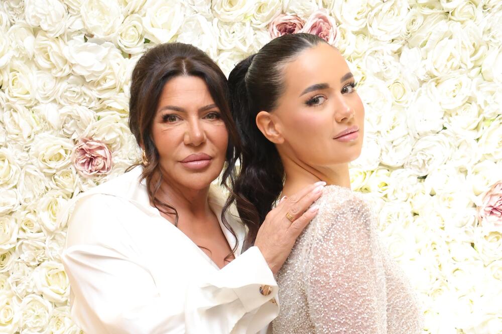 SOFIJA TRAJKOVIĆ OPČINILA SRBE SVOJOM LEPOTOM! Elegantna haljina i NESTVARNA HARIZMA, MEZIMICA Đanija i Slađe