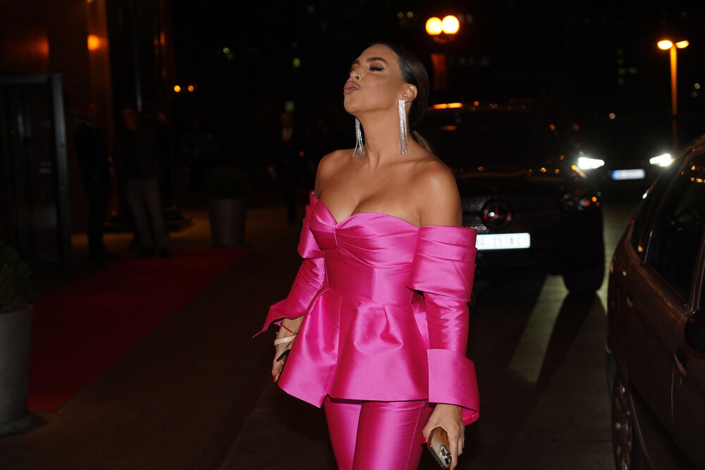 Svima je slala poljupce