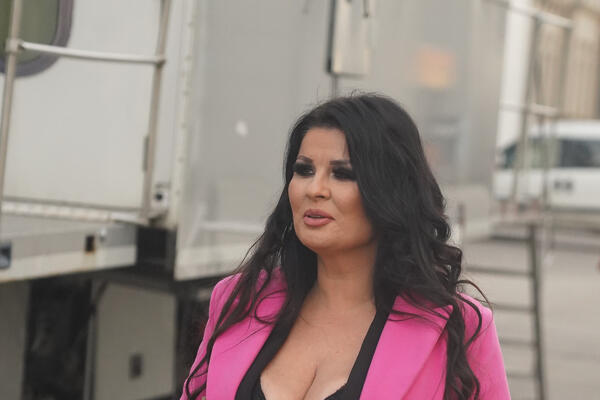 "NE BIH VOLELA DA MOJA DECA PROLAZE KROZ TO" Maja Marijana iskreno o DECI, ovo su RASPRAVILE još dok su bile male