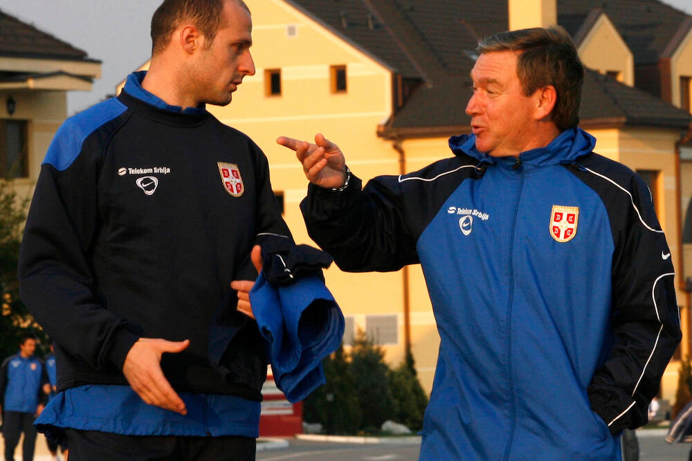"PROBLEM SU BILI SRBI! DOBRI PROTIV JAKIH, A PREZIRU SLABIJE..." Prvi strani selektor o ispuštenom odlasku na EURO