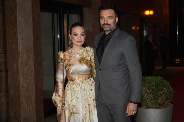 ZAVIRITE U BAJKOVITI DOM IVANA BOSILJČIĆA I JELENE TOMAŠEVIĆ: Uopšte nisu ŠTEDELI, svako bi poželeo OVAKAV RAJ