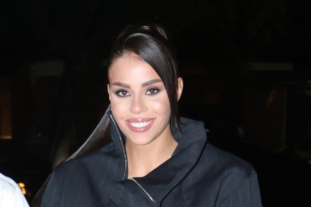 SNAJKA LEPA KAO SAN, OBUČENA PO POSLEDNJOJ MODI! Udala se za SINA poznatog SRBINA i živi kao KRALJICA, SVE IMA