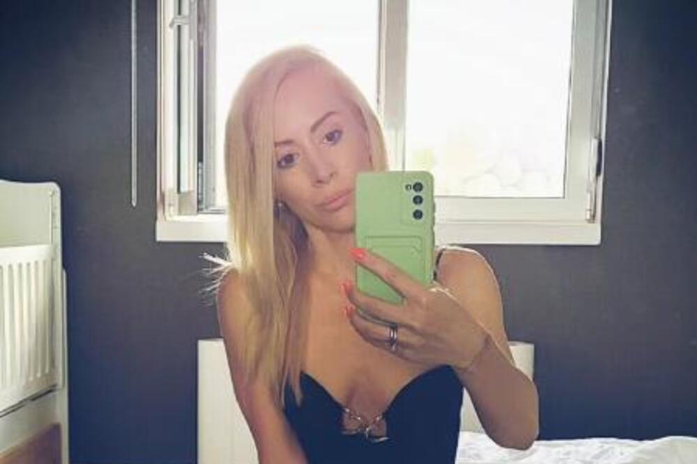 FATALNA PLAVUŠA ZABLISTALA I NESTALA SA SCENE: Nikada nećete pogoditi čime se sada BAVI i dalje izgleda kao BOGINJA