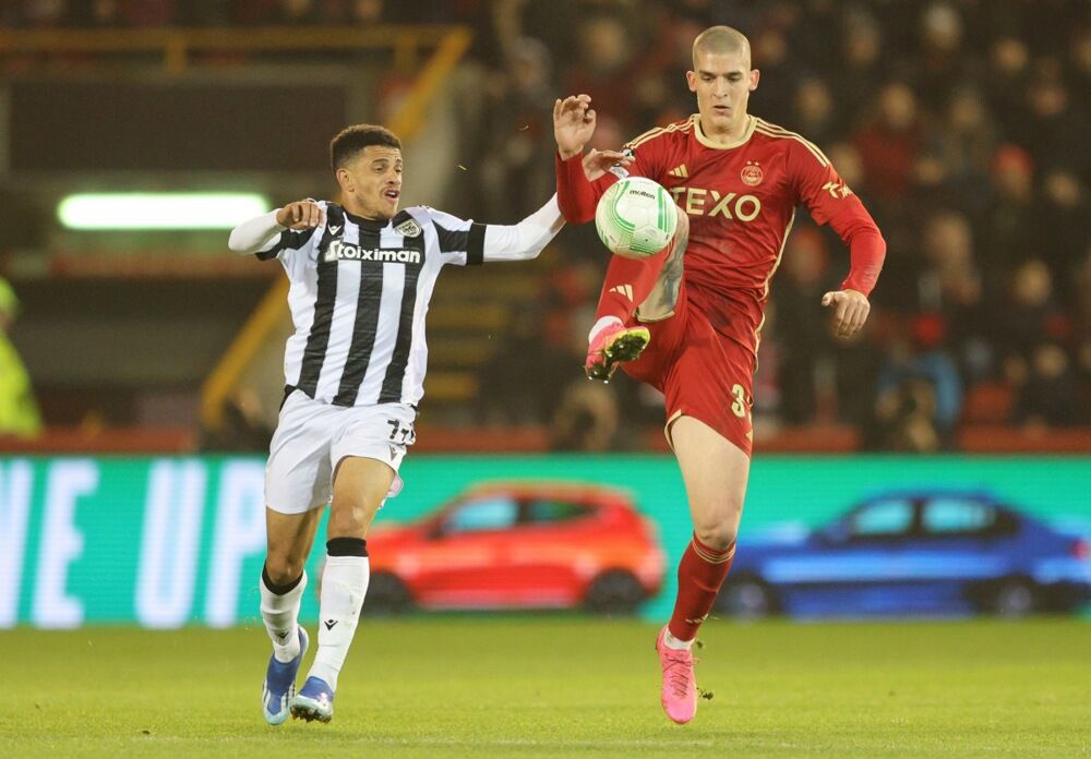 Slobodan Rubežić (desno) na utakmici Aberdina i PAOK-a