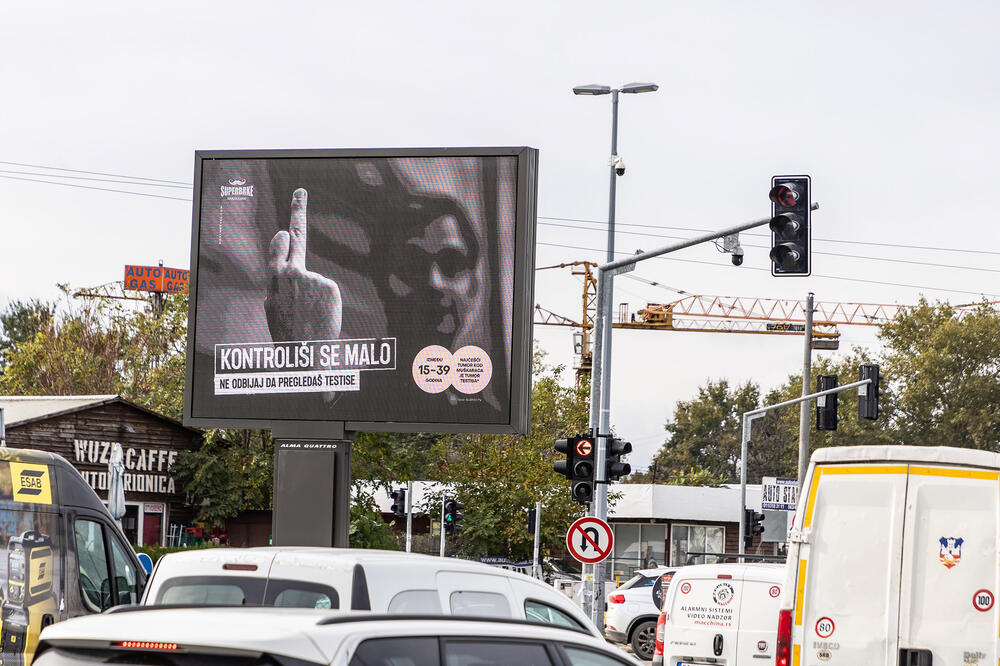 Otkriveno kome su upućeni i šta fali bilbordima sa srednjim prstom!