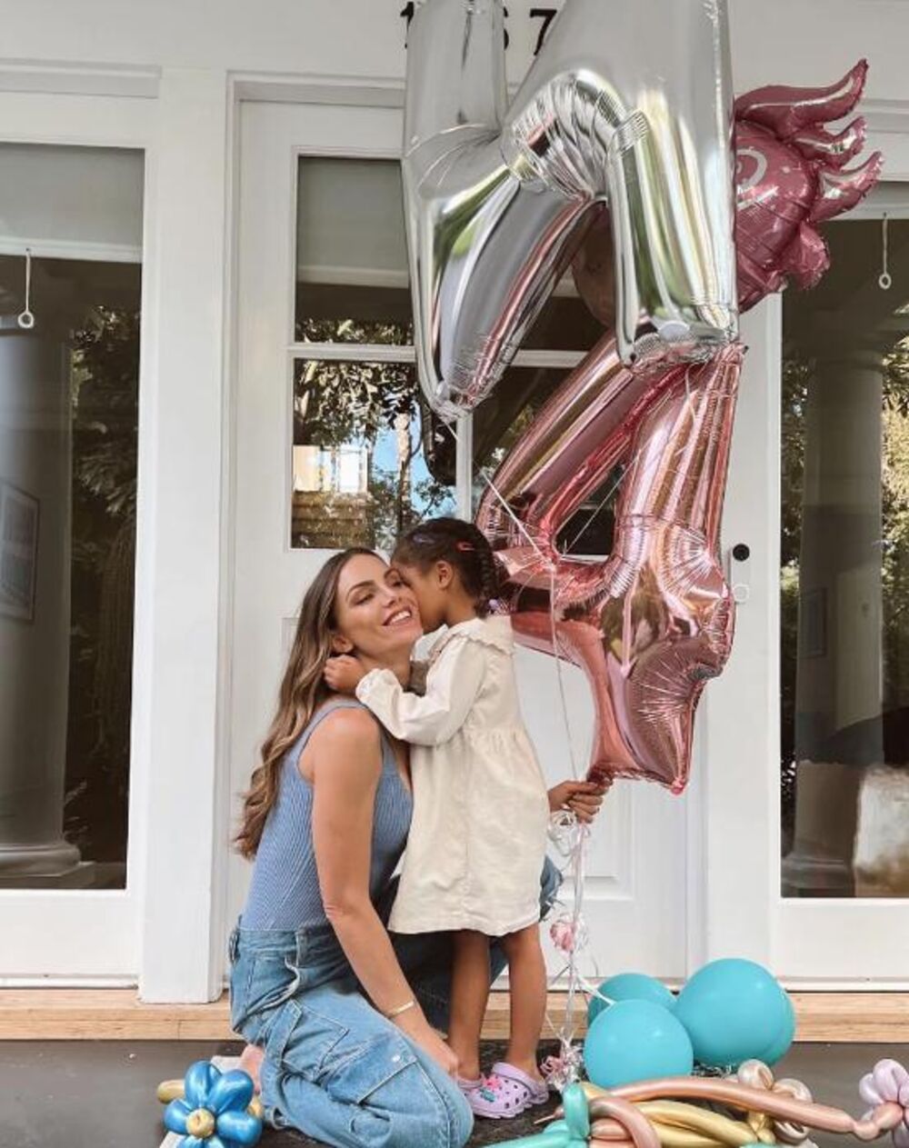 Motivi sirene na dekoraciji, roze i plava boja