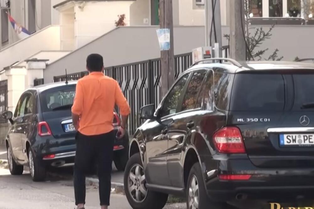 NAŠ VODITELJ SE PREPOLOVIO NAKON RAZVODA OD 25 GODINA MLAĐE ŽENE: Bacio se na TRENING, želi da osvoji JOŠ MLAĐU?