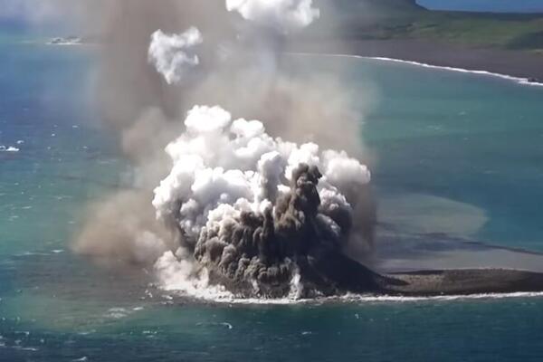KAKO NASTAJU OSTRVA ERUPCIJOM PODVODNIH VULKANA? Novo se "rodilo" poput feniksa iz pepela, a evo šta nauka KAŽE