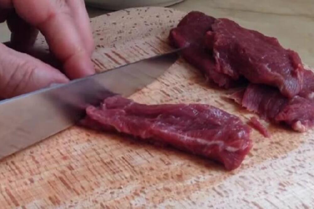 Neće vam biti dobro kad vidite šta mu se deislo: Godinu dana sam jeo samo crveno meso i jaja, od promene kreće šok