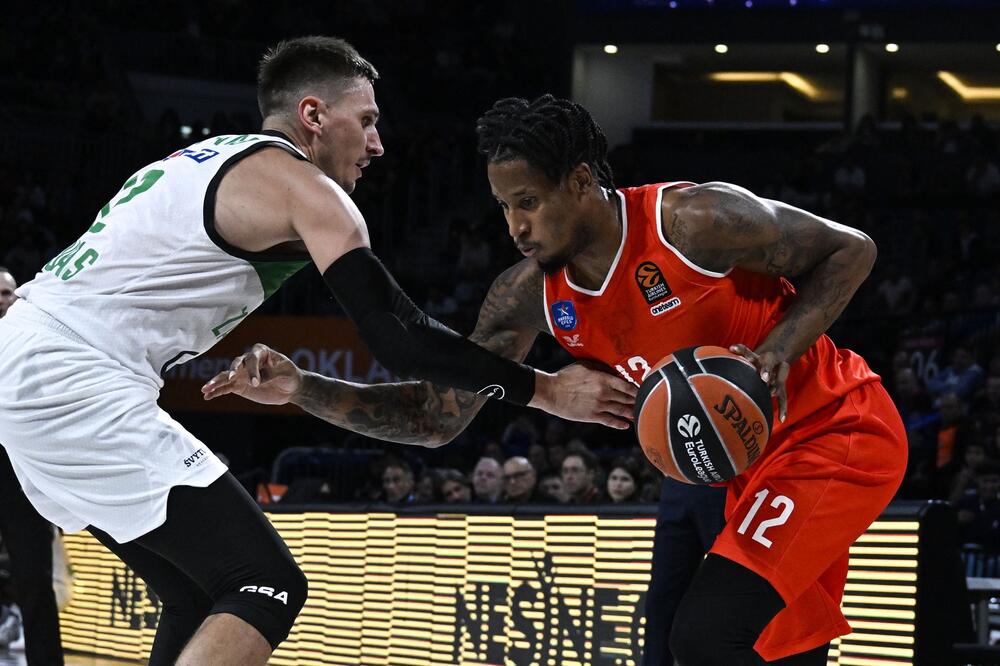 EFES ISPUSTIO +18 I SLAVIO U PRODUŽETKU! Žalgiris se "vratio iz mrtvih," ali bez velikog preokreta (VIDEO)