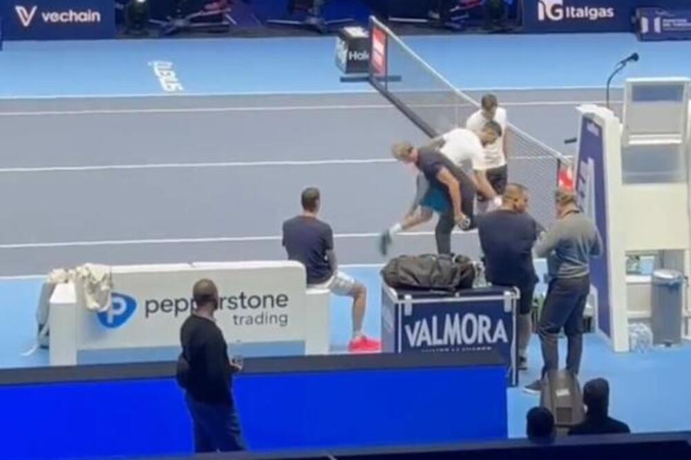 ĐOKOVIĆ I NJEGOV TIM U SKRIVENOJ KAMERI: Igrali fudbal, plesali, a jedan detalj je tek HIT! (VIDEO)