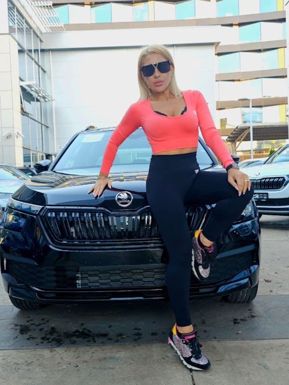 Voditeljka je snimila sadržaj nesesera u kojem se nalazi samo šminka